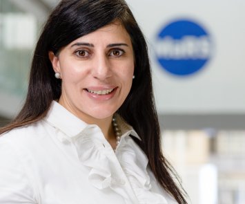 dr. Zayna Khayat
